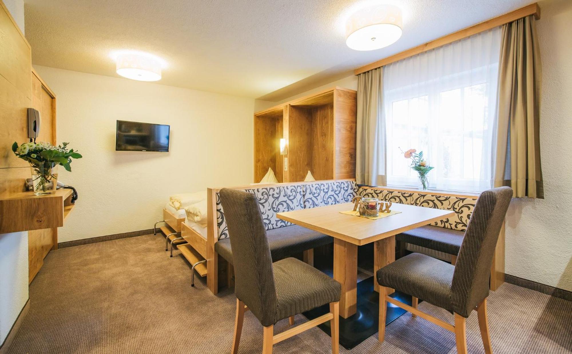 Arlen Lodge Hotel Inkl Premium Karte Im Sommer Sankt Anton am Arlberg Luaran gambar